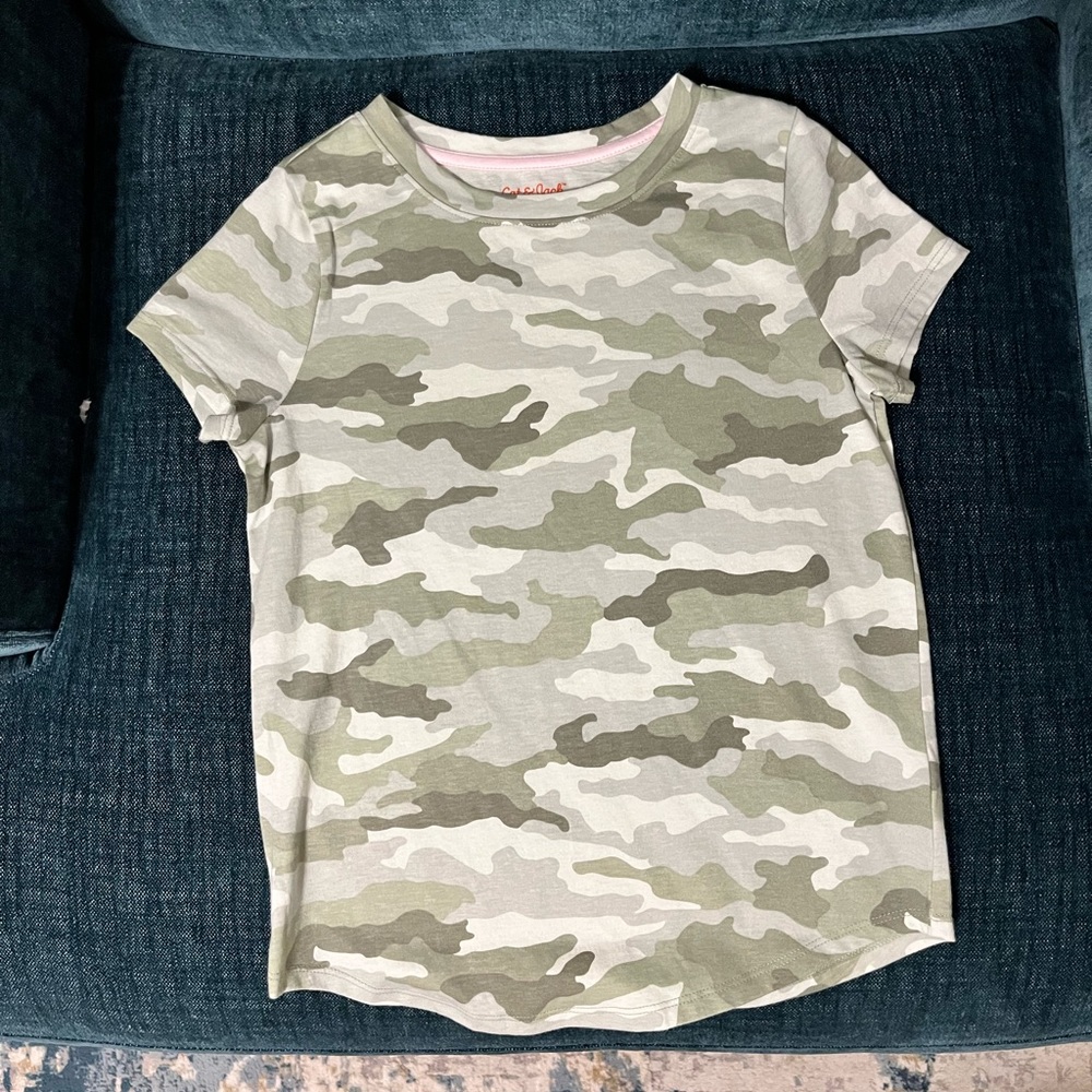 NWOT girl’s camo tshirt